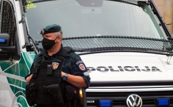 Tarptautinis tyrimas parodė, kad COVID-19 draudimai ir apribojimai neturi aiškios naudos