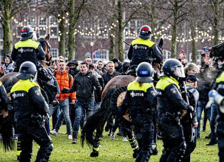 Teismas Nyderlandų vyriausybei įsakė nedelsiant nutraukti neteisėtą komendanto valandą